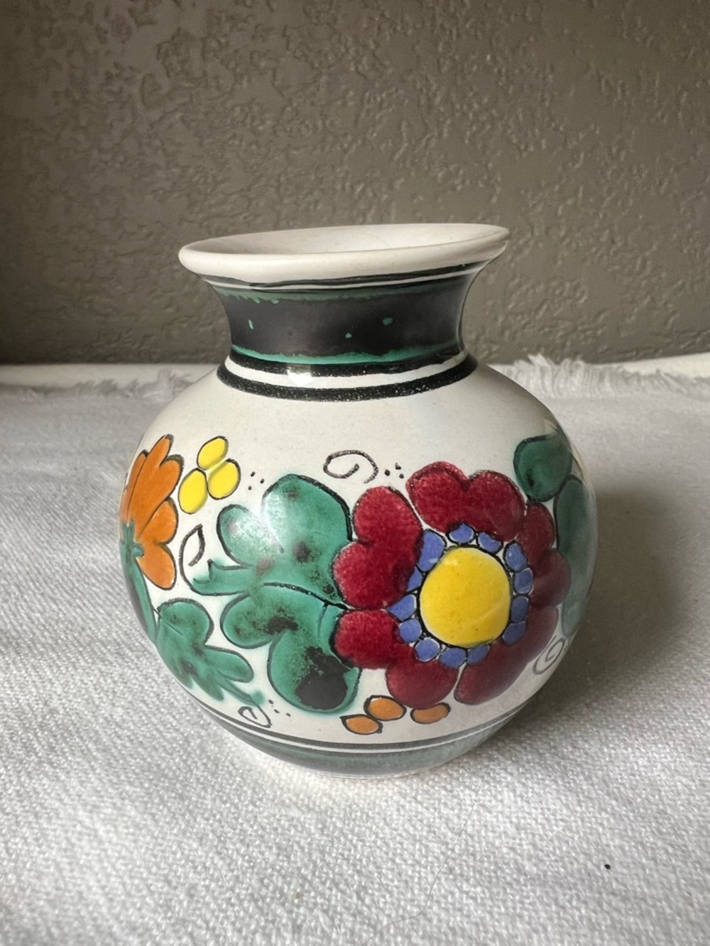 Vintage hand-painted ceramic vase from Cerámica Bariloche,